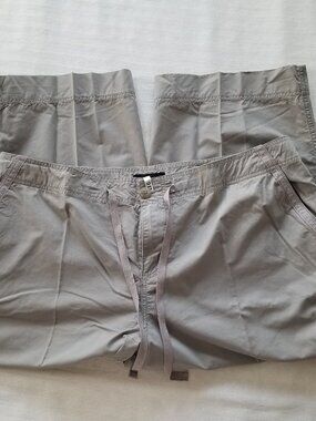 Mossimo Green Capris 20W